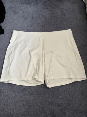 Women's White Pull-On Shorts